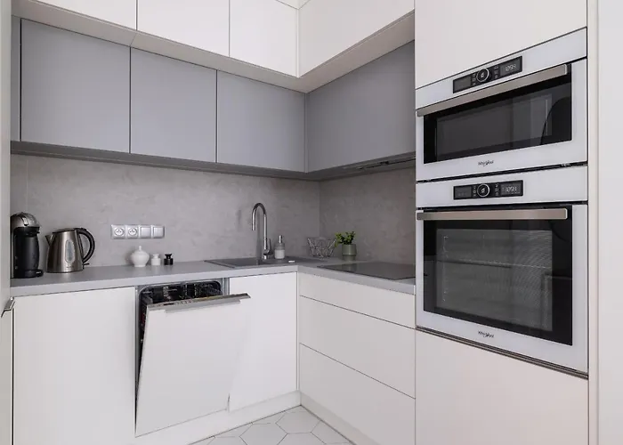 Vetulaniego With Air Conditioning & Parking By Renters Prestige Lägenhet